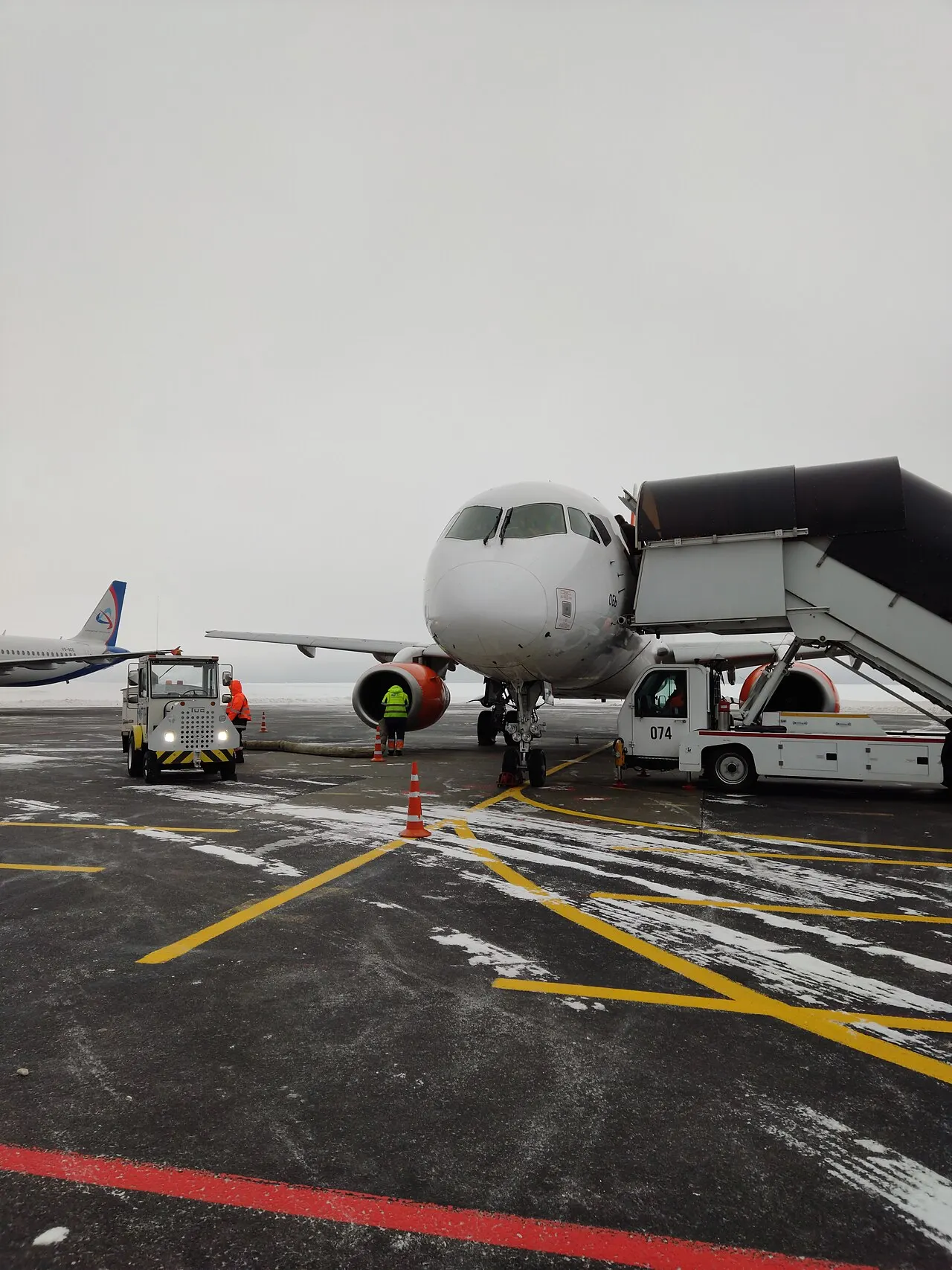 駐機場の旅客機