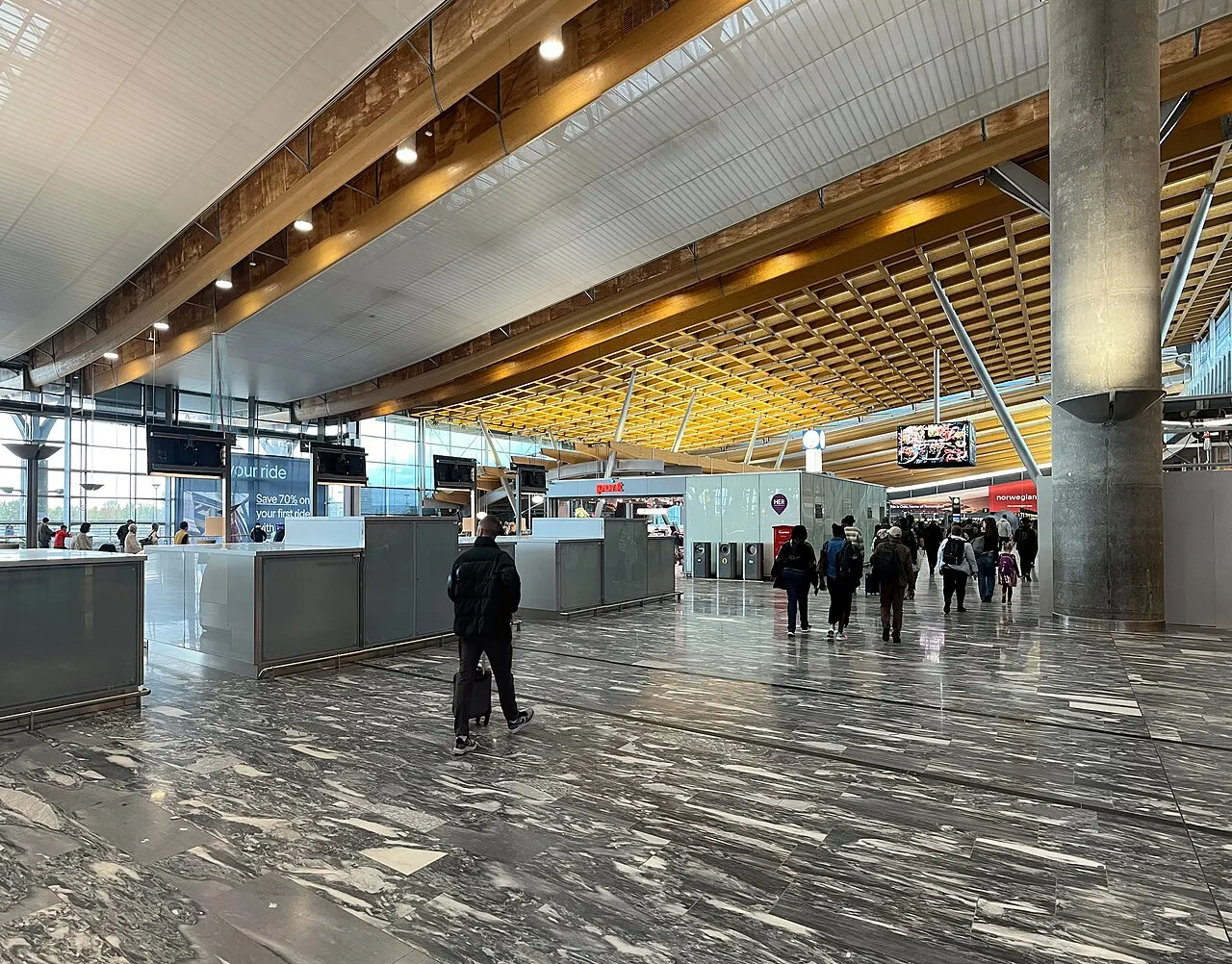 Im Terminal des Flughafens Oslo