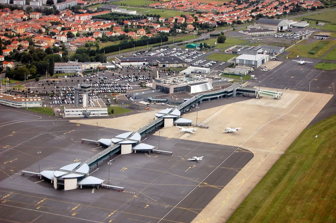 Vista aérea de la terminal y sus pasarelas