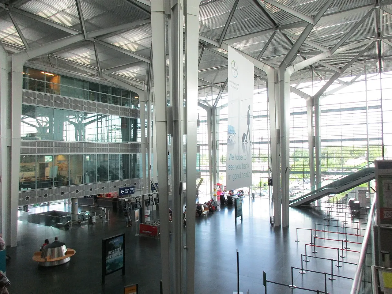 De glazen hal van de terminal