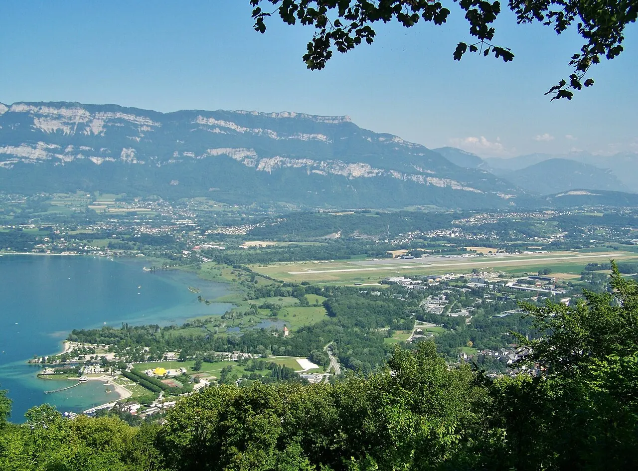 El aeropuerto junto al lago del Bourget