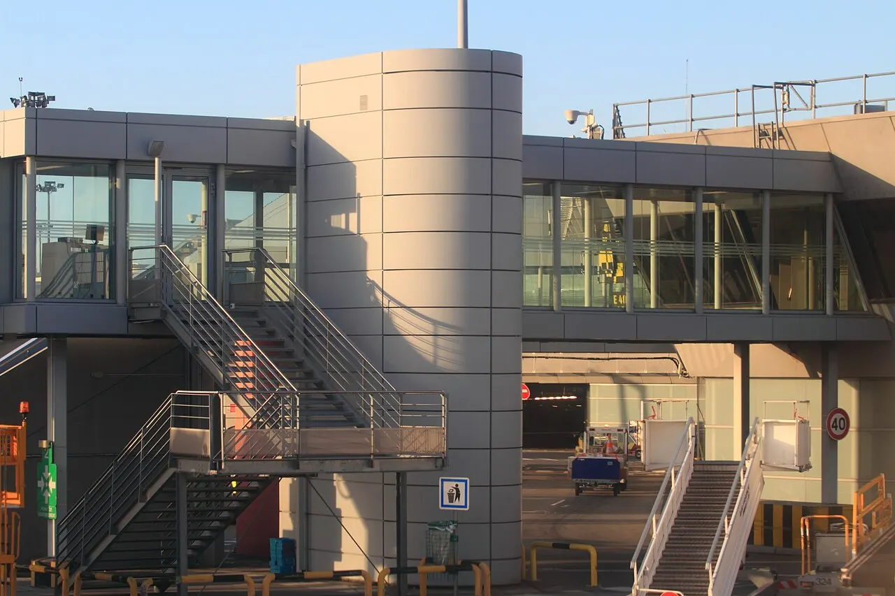 Fluggastbrücke am Terminal