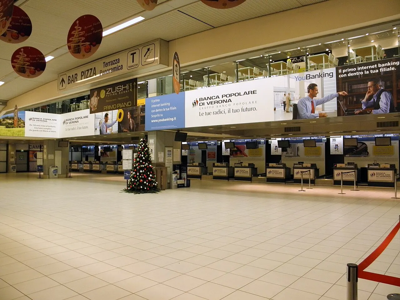 Die Check-in-Halle des Terminals