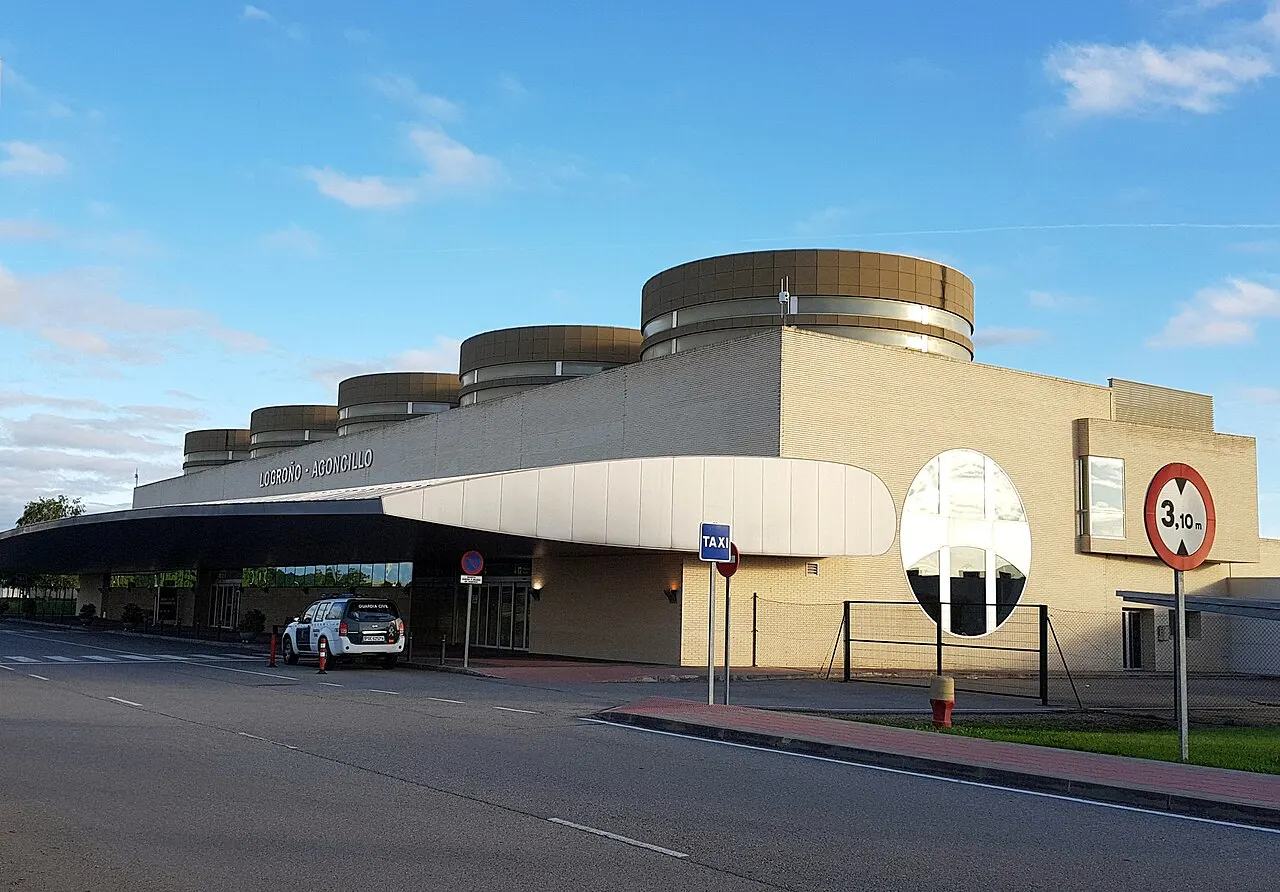 Fachada de la terminal de pasajeros