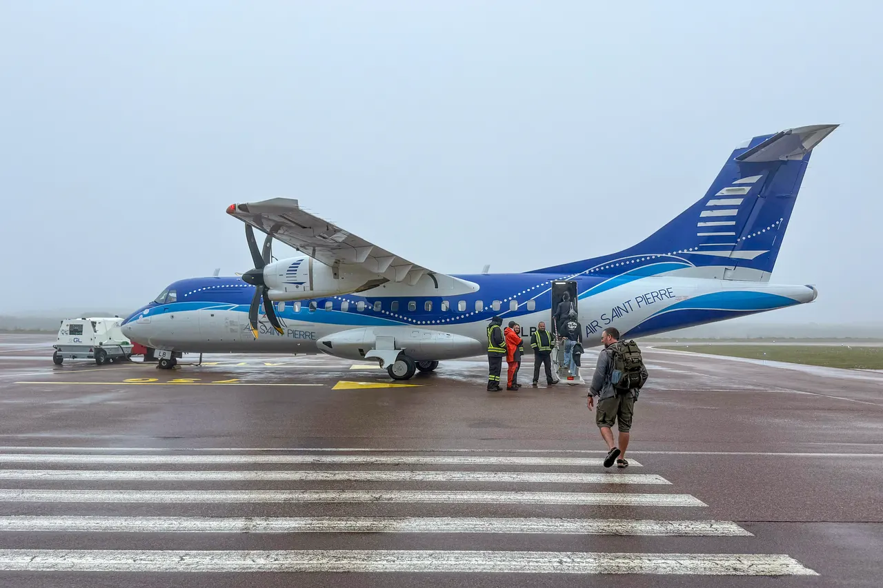 Un ATR 42 di Air Saint-Pierre sul piazzale