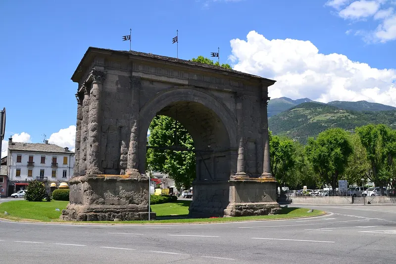 Arco di Augusto · Aosta