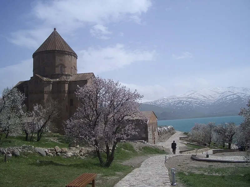 Akdamar Kilisesi