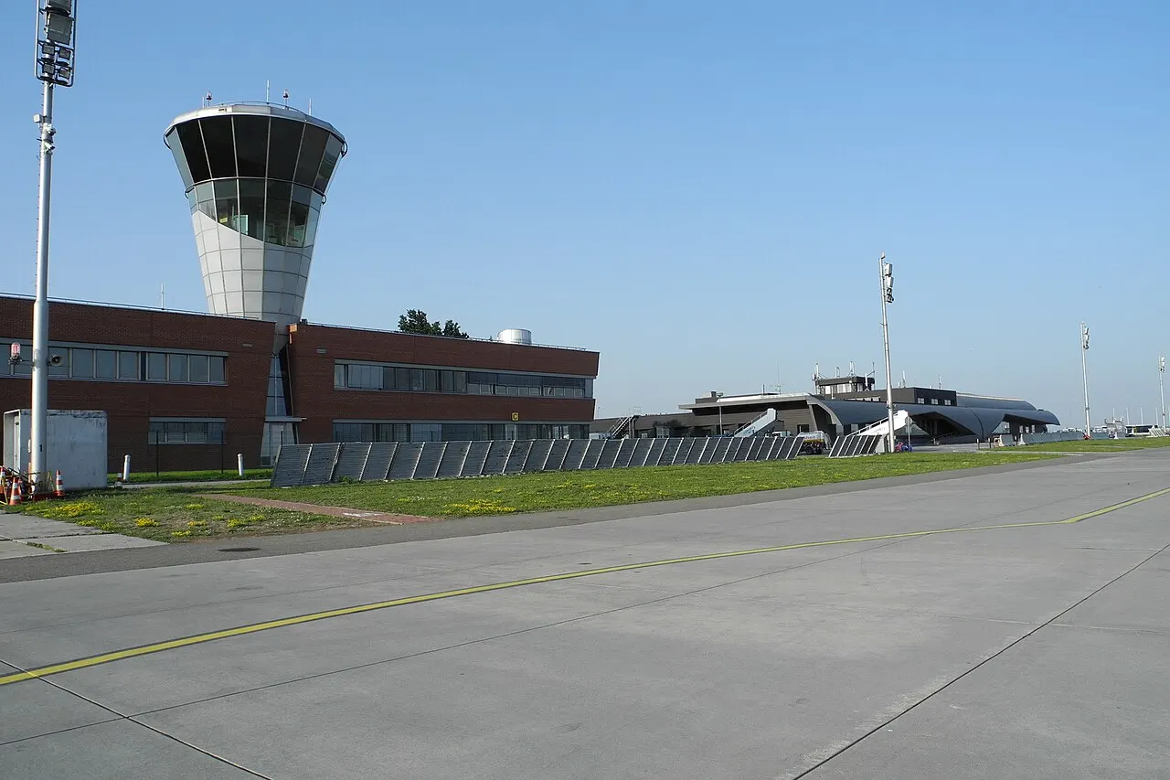 The control tower and the airport