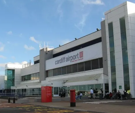 La terminal en un día despejado