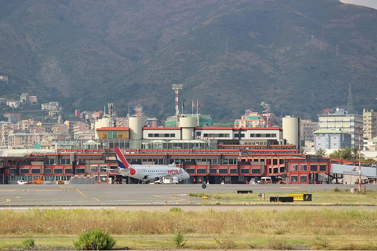 The control tower and the airport building