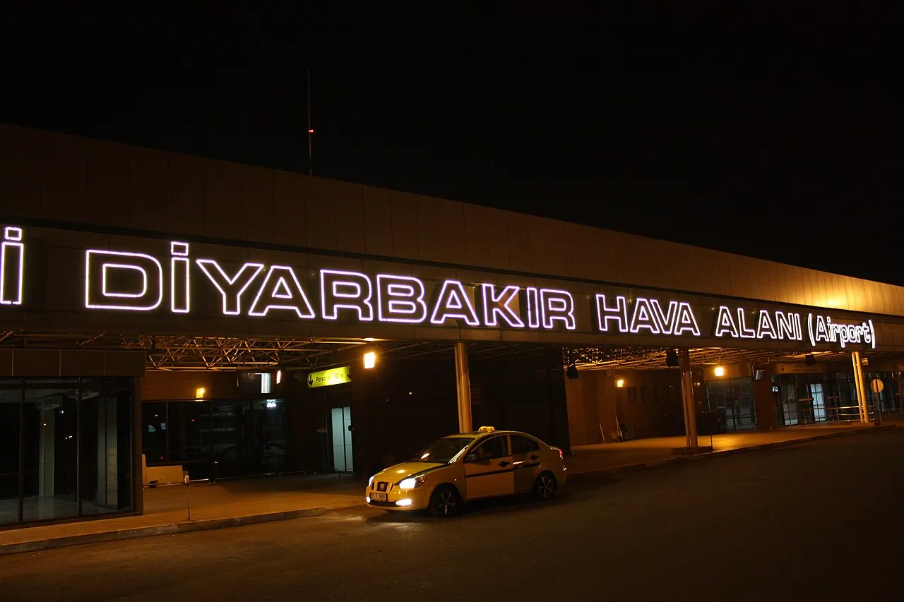 Terminal nocą