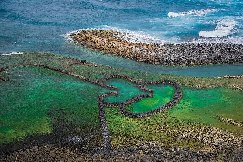 Twin Heart Stone Weir · Penghu