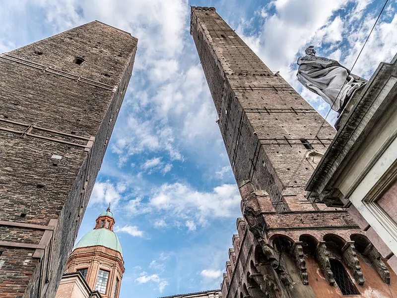 Le Due Torri · Bologna