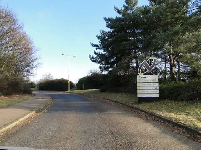 Die Zufahrtsstraße zum Flughafen