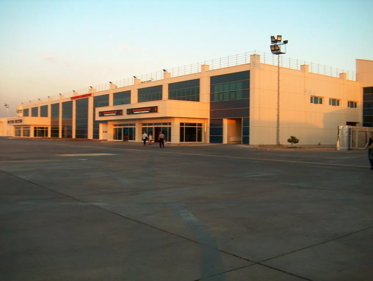 Il terminal nella luce della sera