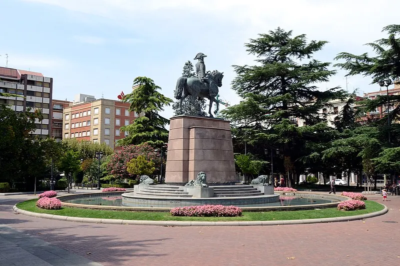 Paseo del Espolón