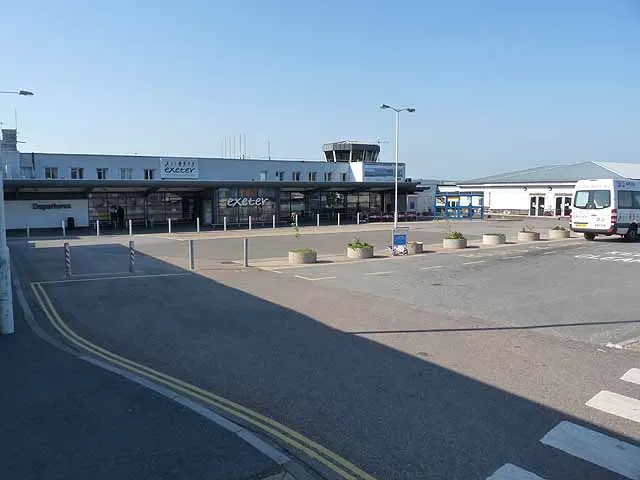 Il terminal visto dal parcheggio