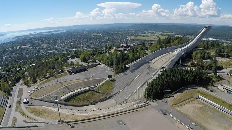 Holmenkollbakken