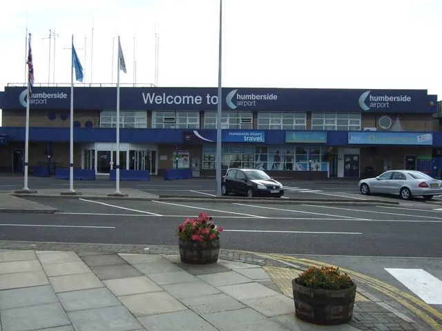 The terminal entrance with its flagpoles