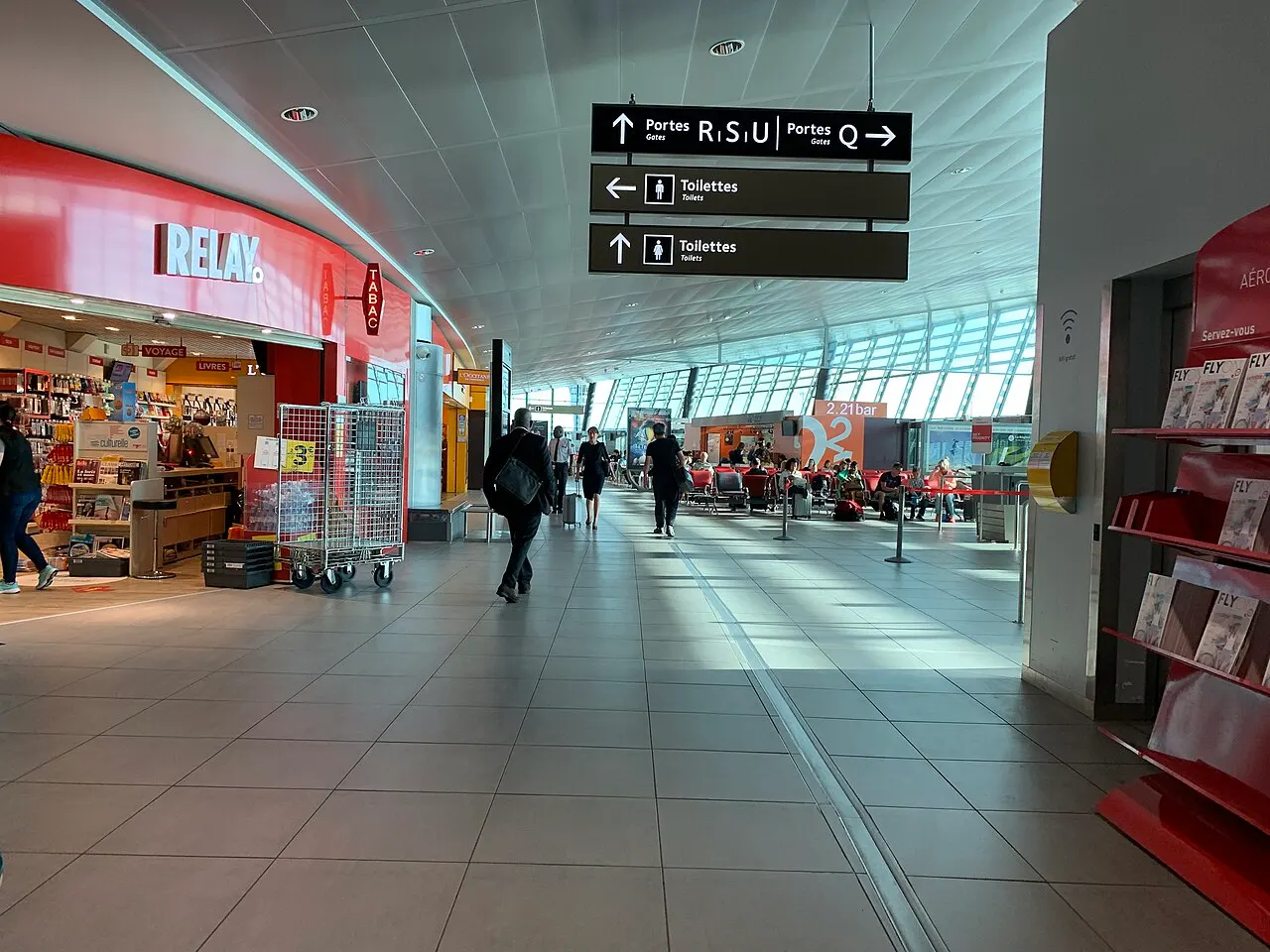 Zone d'embarquement du Terminal 2