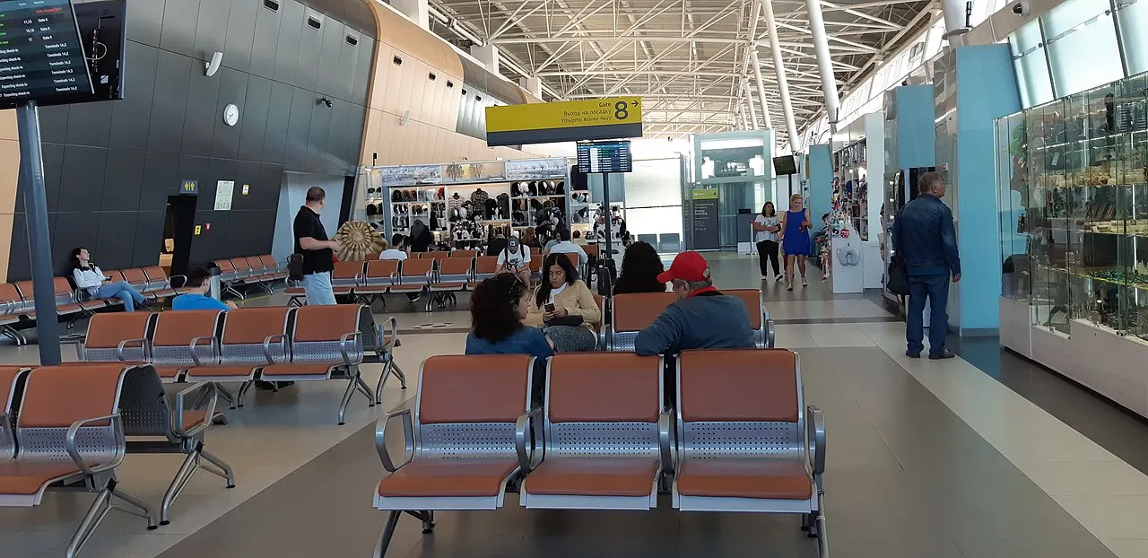 Un'area di attesa all'interno del terminal