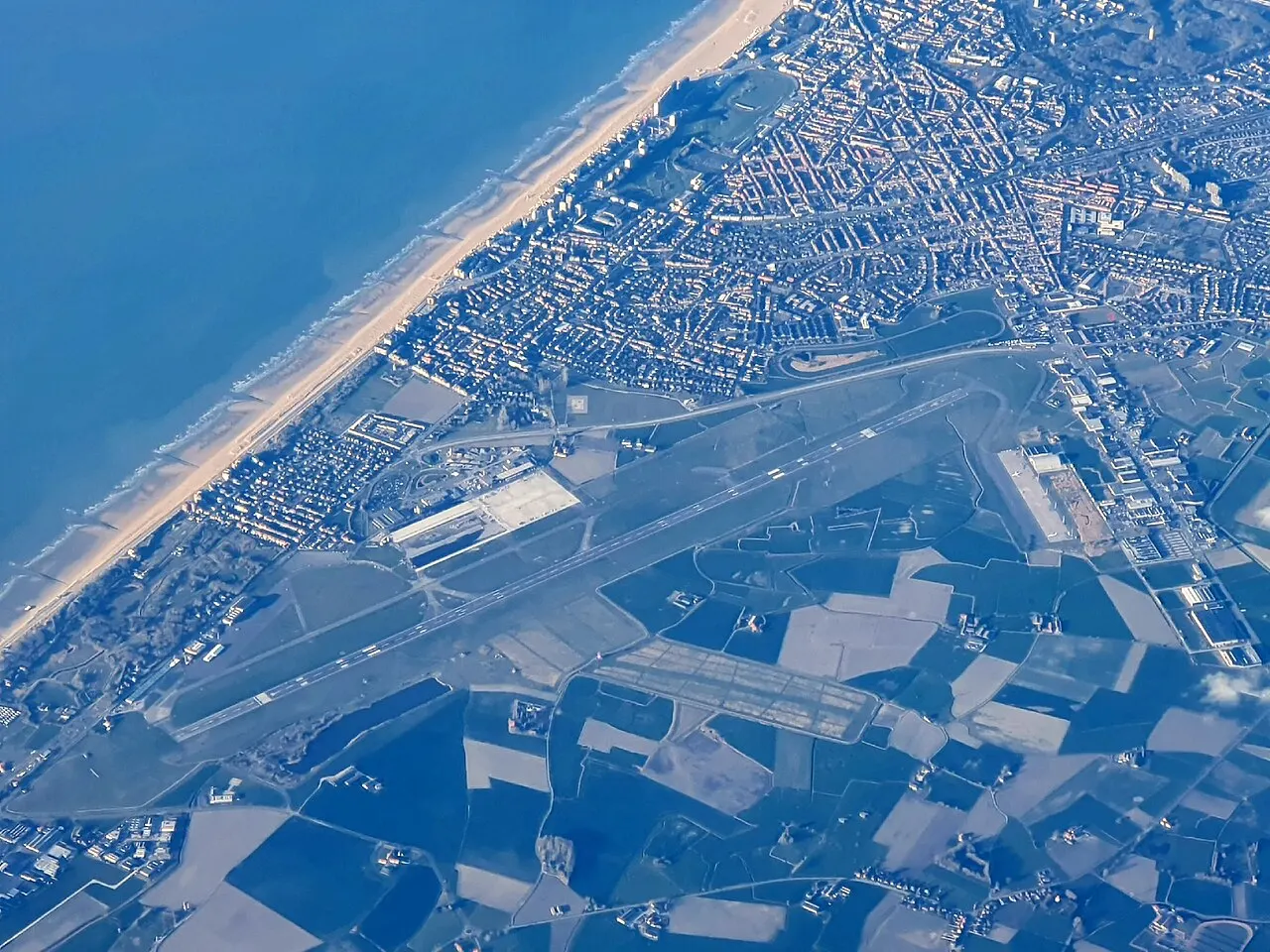 Das Gebäude des Internationalen Flughafens Ostende-Brügge