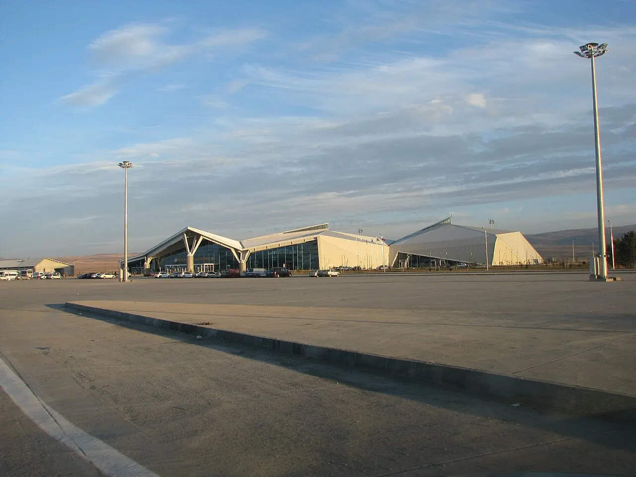 Das Terminal vom Vorfeld aus gesehen