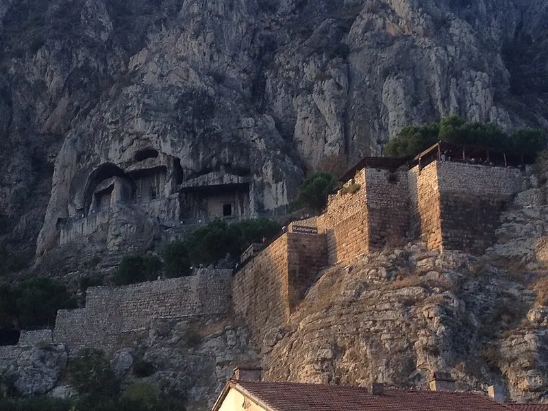 Kral Kaya Mezarları · Amasya
