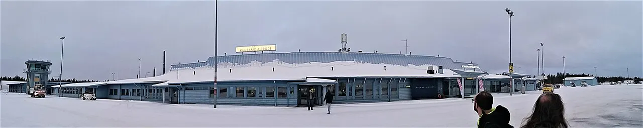 Terminal widziany od strony płyty postojowej