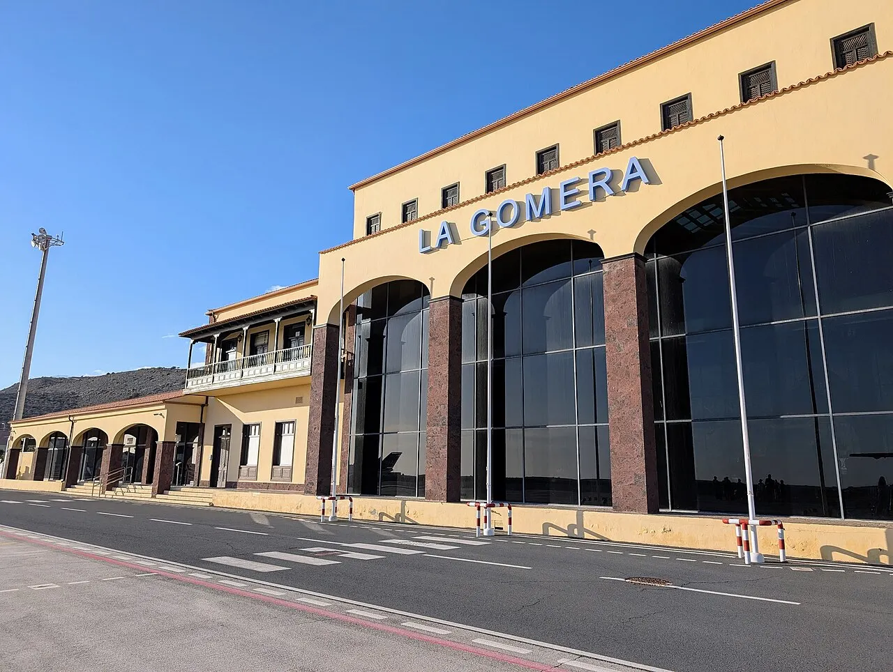 La terminal vista desde la plataforma