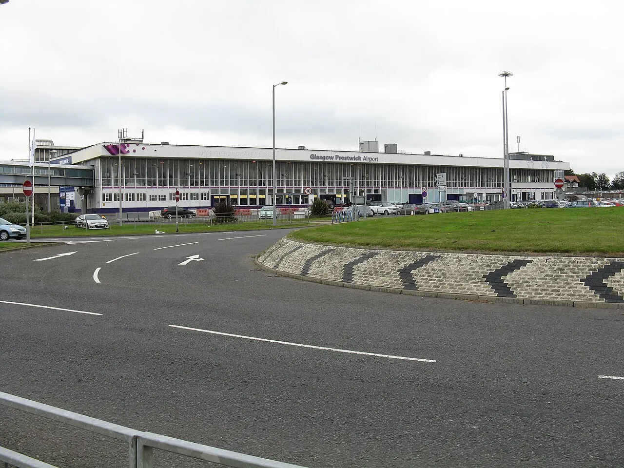 De terminal en de toegangsweg