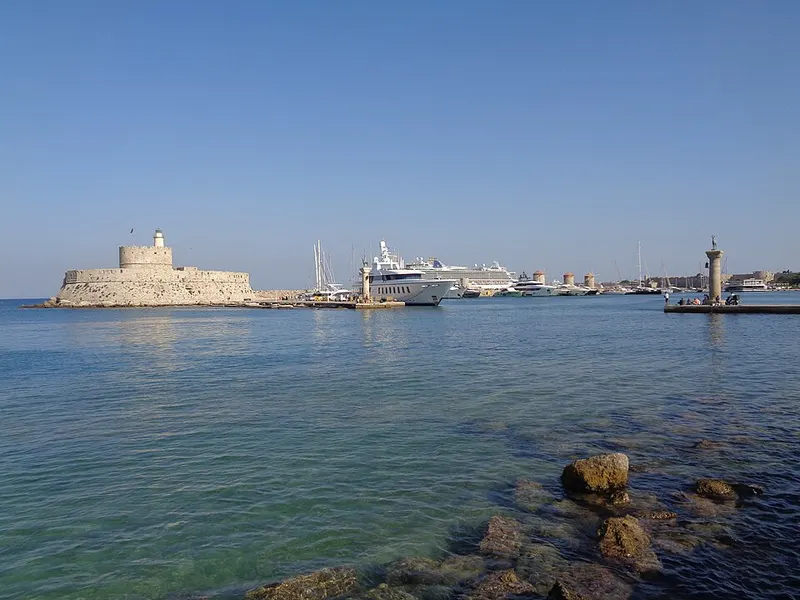 Puerto de Mandraki