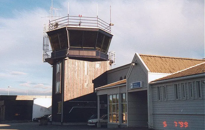Das Terminal und der Kontrollturm