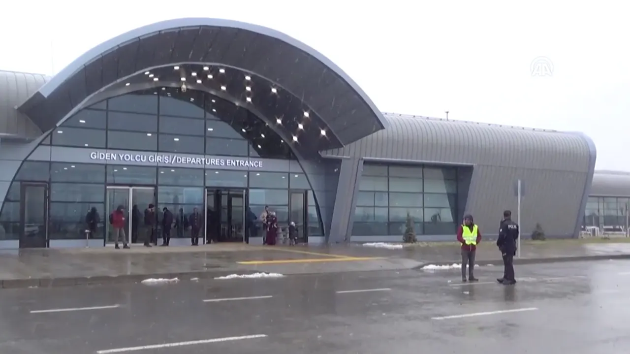 L'ingresso dell'aeroporto