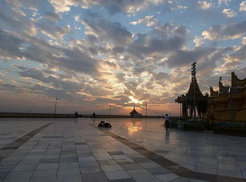 Uppatasanti Pagoda · Naipyidó