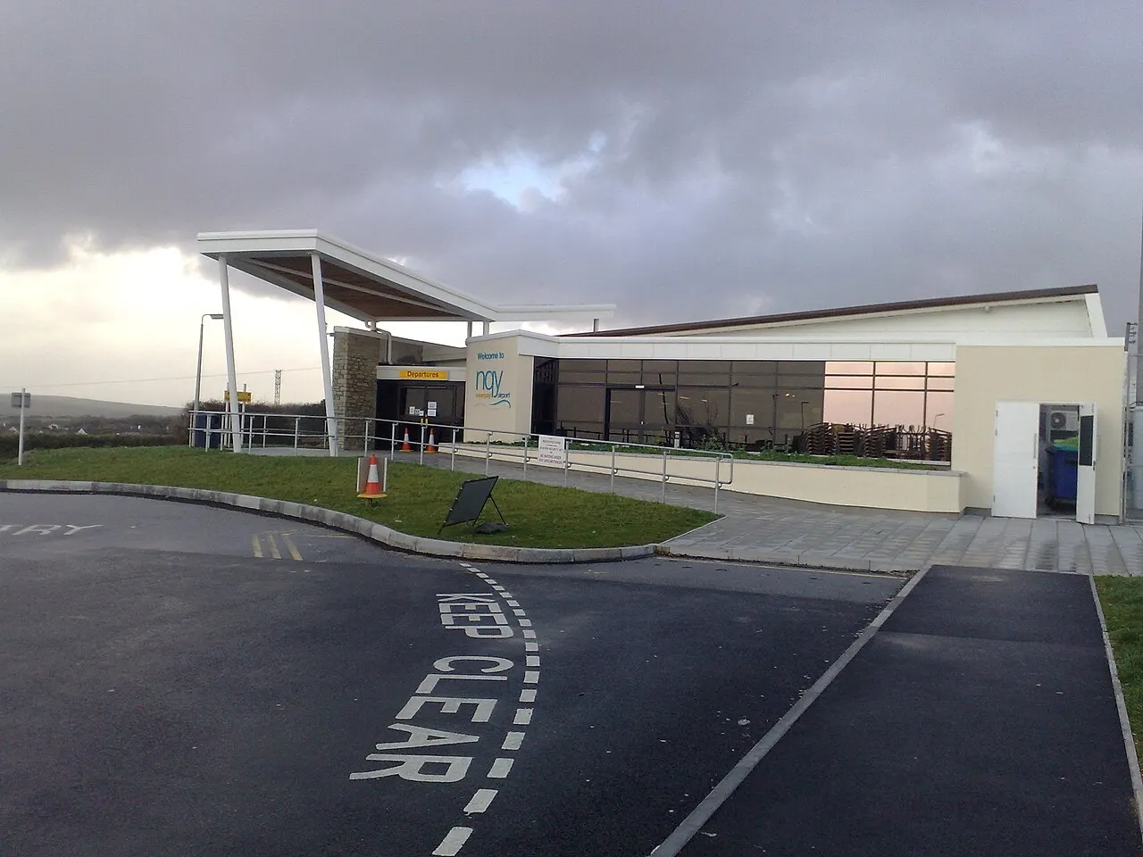 The terminal seen from the entrance