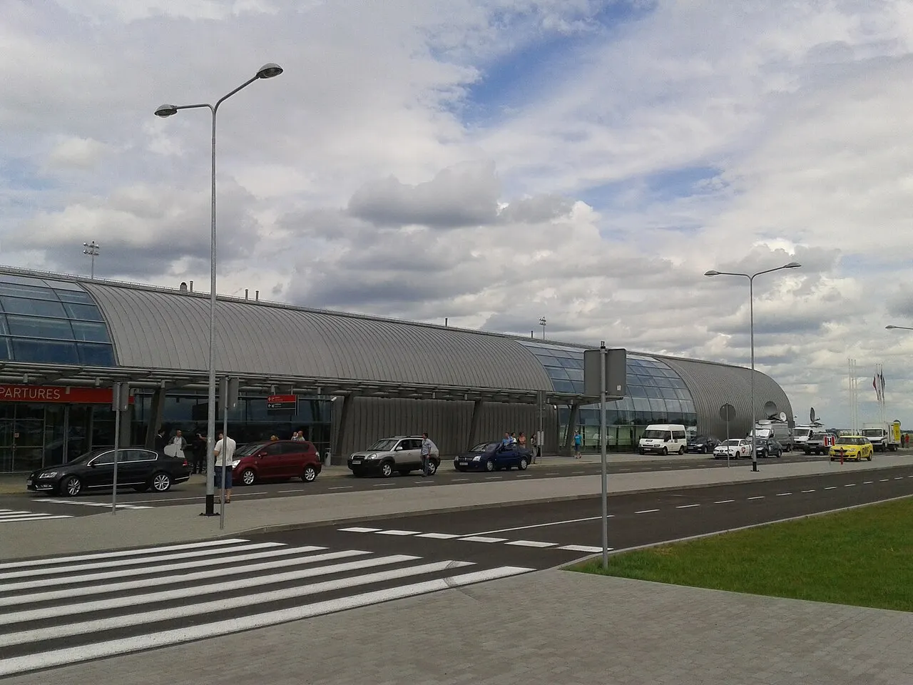 Das Terminalgebäude von außen