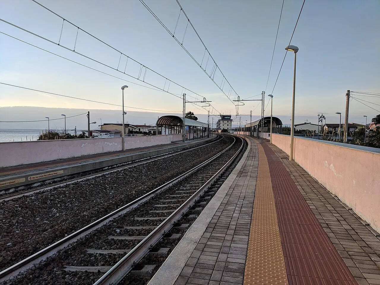 La stazione ferroviaria di Reggio Calabria Aeroporto