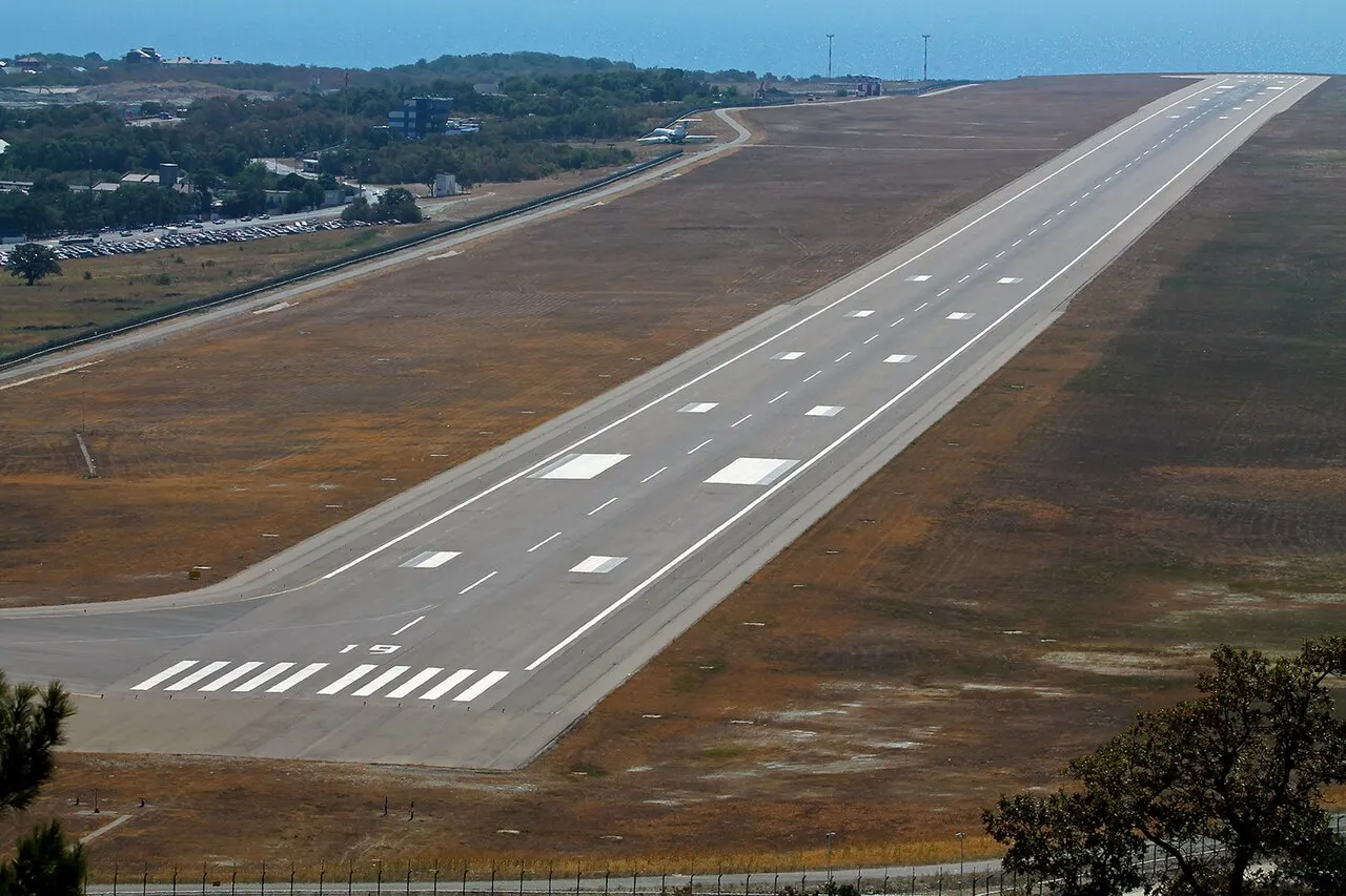 La piste de l'aéroport