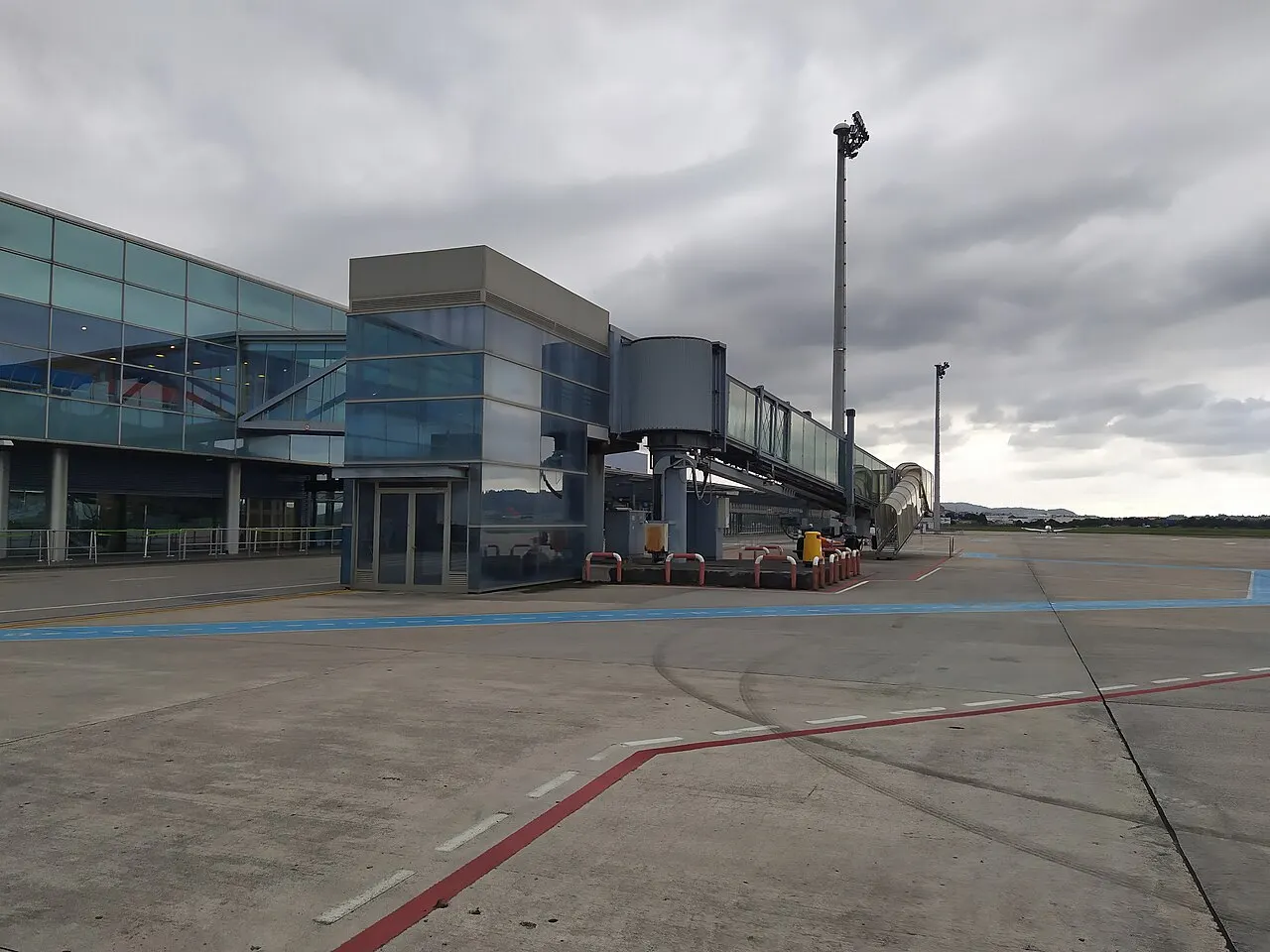 Plataforma y pasarelas de embarque de la terminal