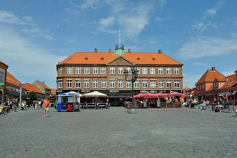 Store Torv