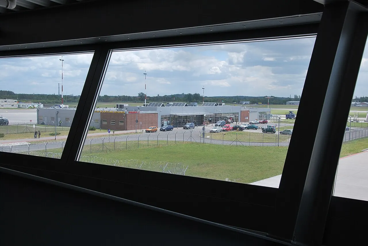 Le terminal vu depuis la piste