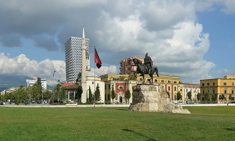Sheshi Skënderbej · Tirana