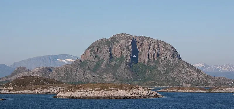 Torghatten · Brønnøysund
