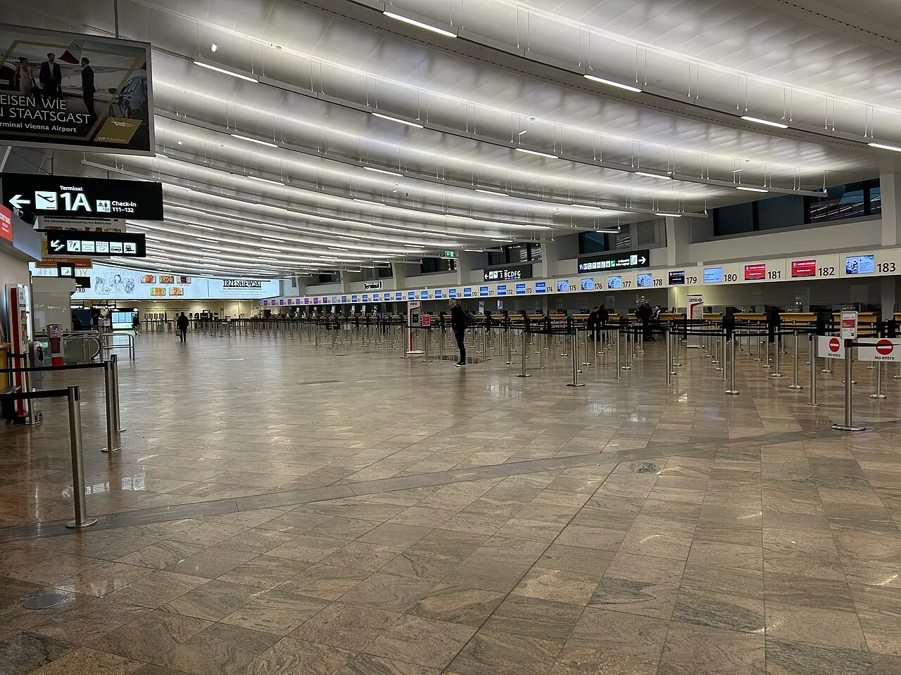 De incheckhal in de terminal