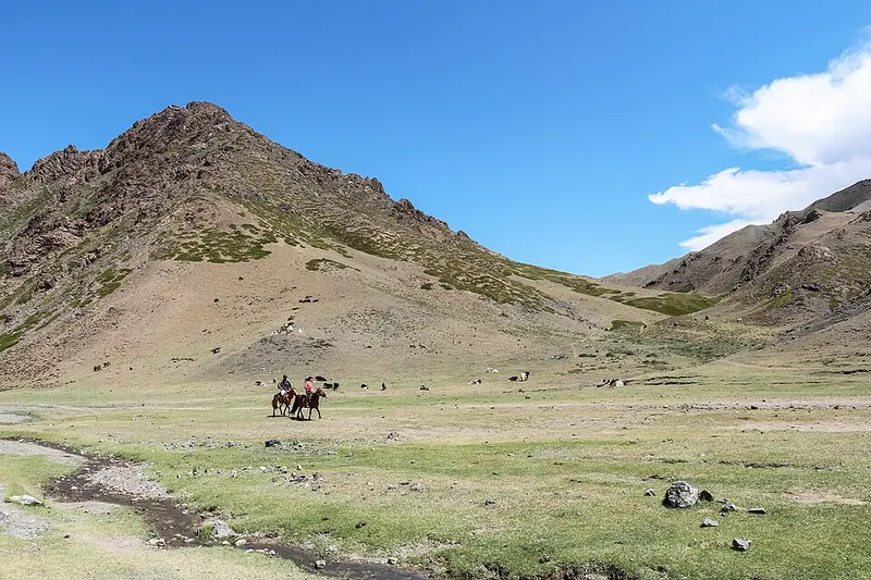 Yolyn Am · Dalanzadgad